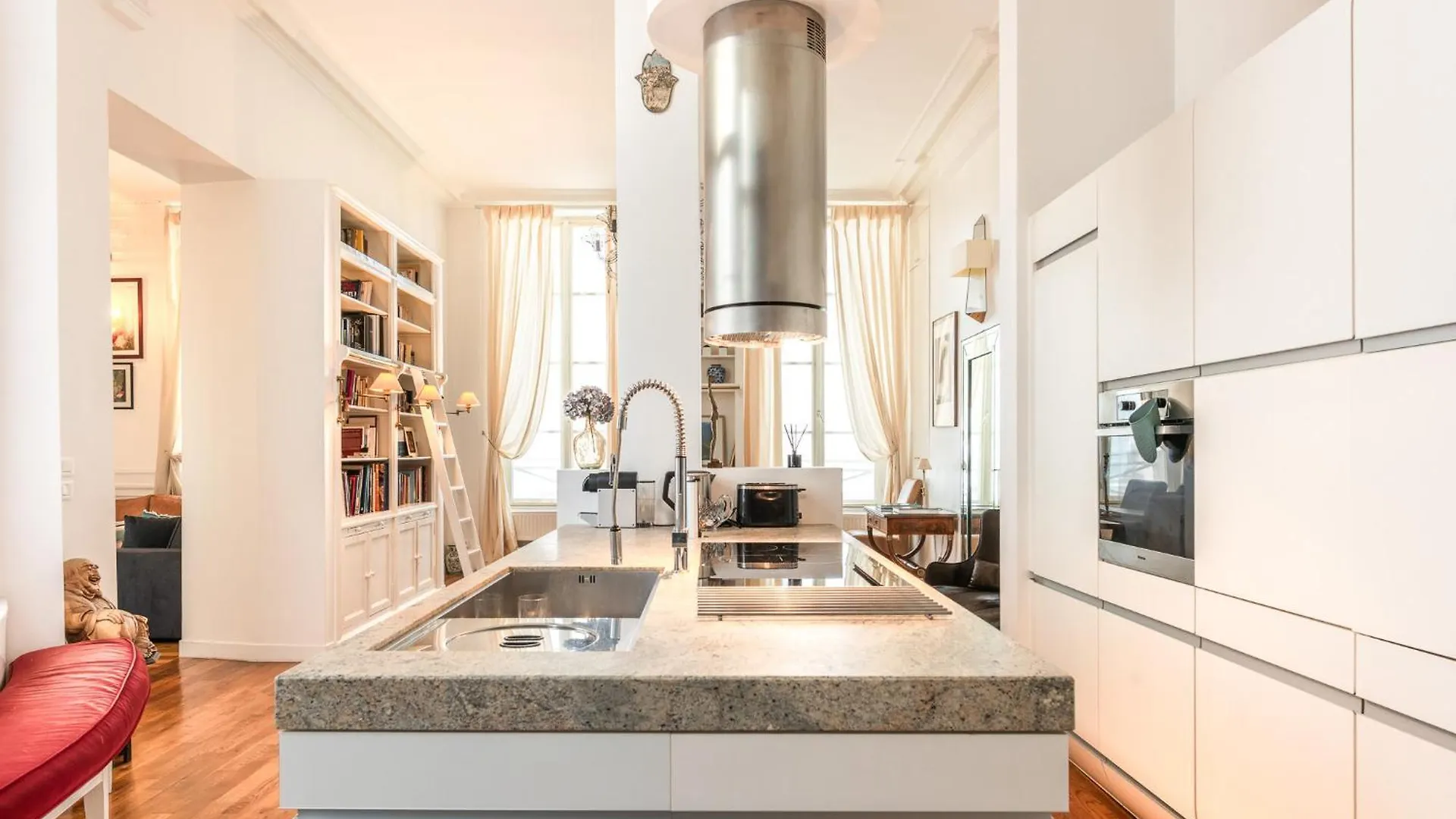 Luxury Typical Parisian Flat - 5 Min From Louvre