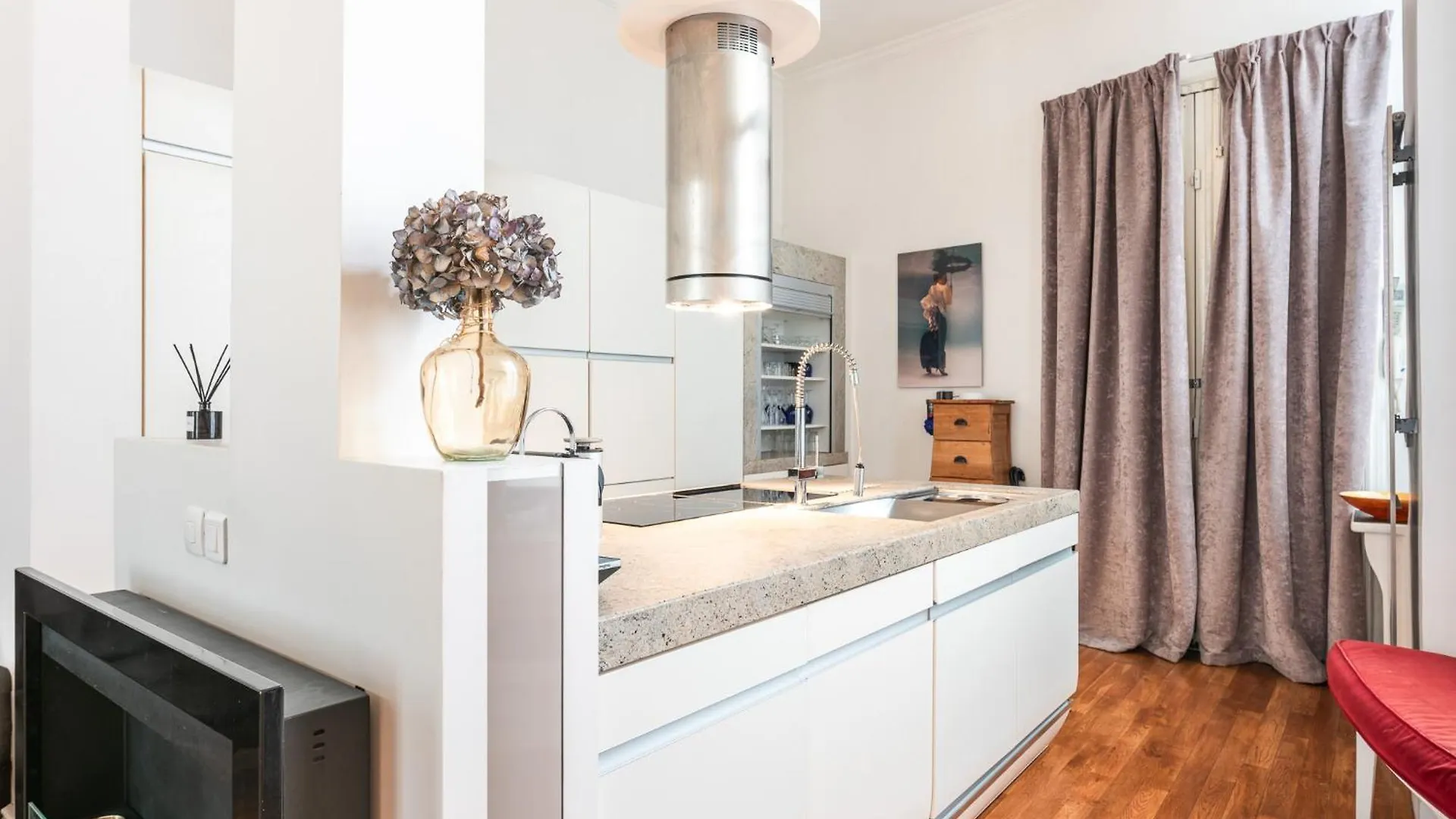 Luxury Typical Parisian Flat - 5 Min From Louvre דירה פריז