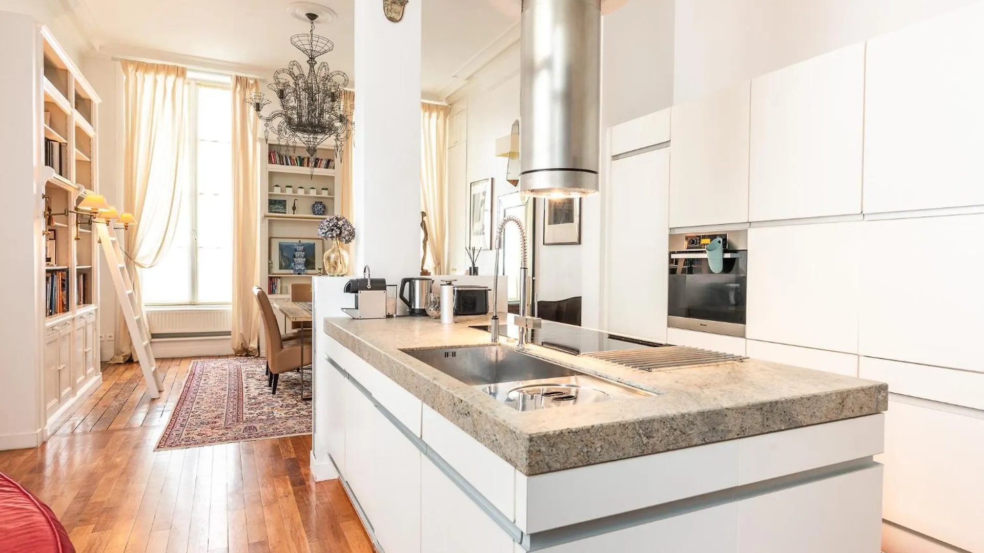 Luxury Typical Parisian Flat - 5 Min From Louvre