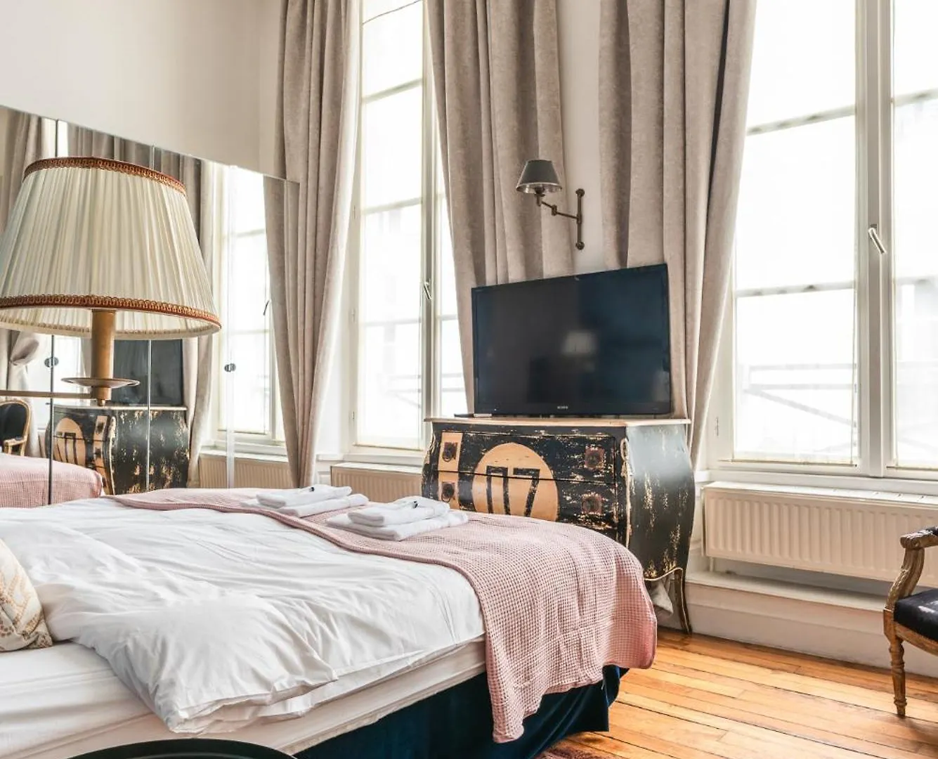 Luxury Typical Parisian Flat - 5 Min From Louvre דירה