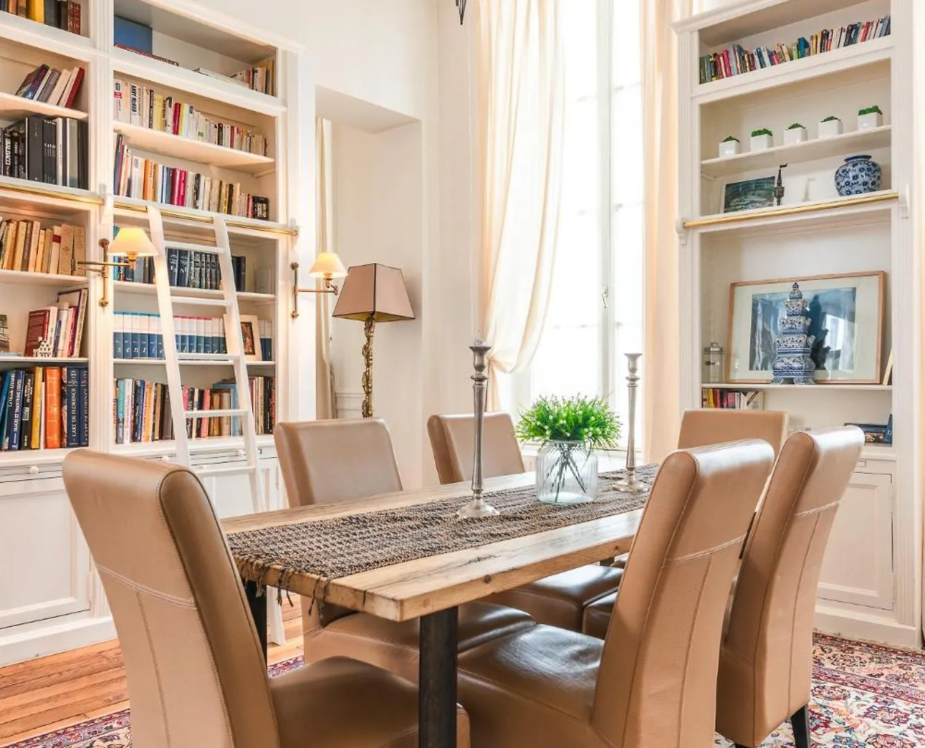 Luxury Typical Parisian Flat - 5 Min From Louvre *