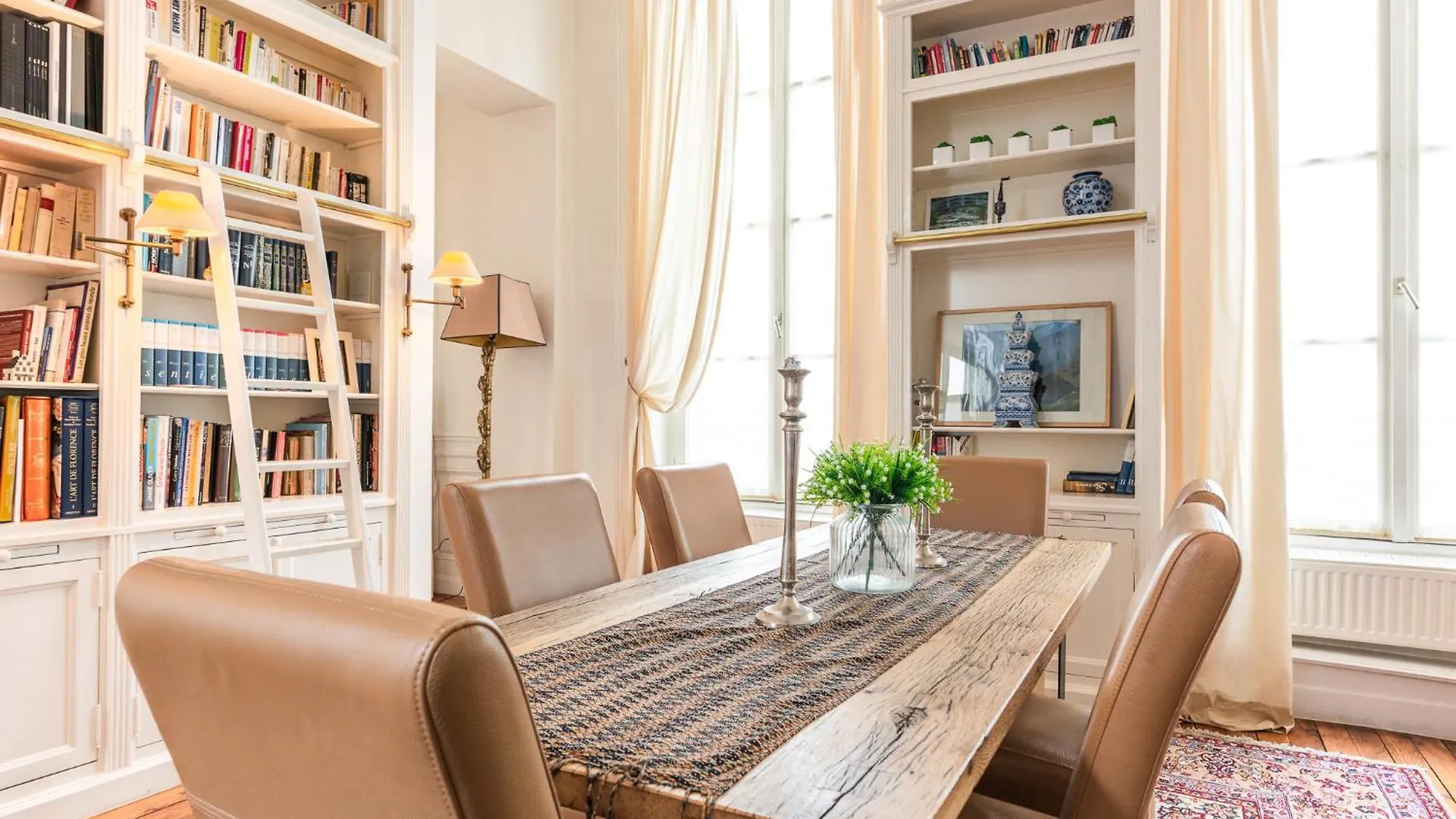 Luxury Typical Parisian Flat - 5 Min From Louvre פריז