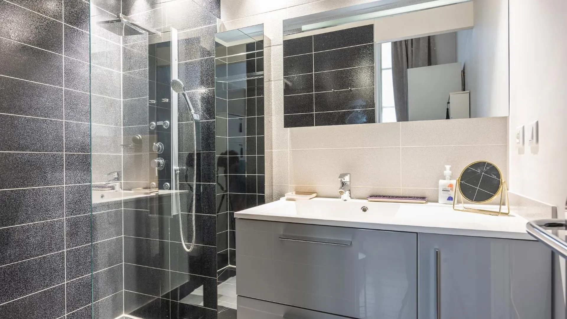 Apartment Luxury Typical Parisian Flat - 5 Min From Louvre Paris